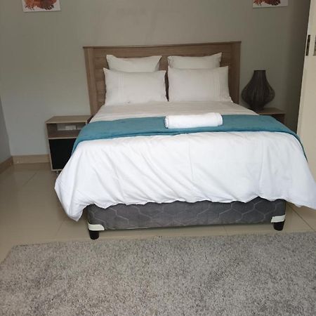 Bertha'S Place Apartment พริทอเรีย ภายนอก รูปภาพ