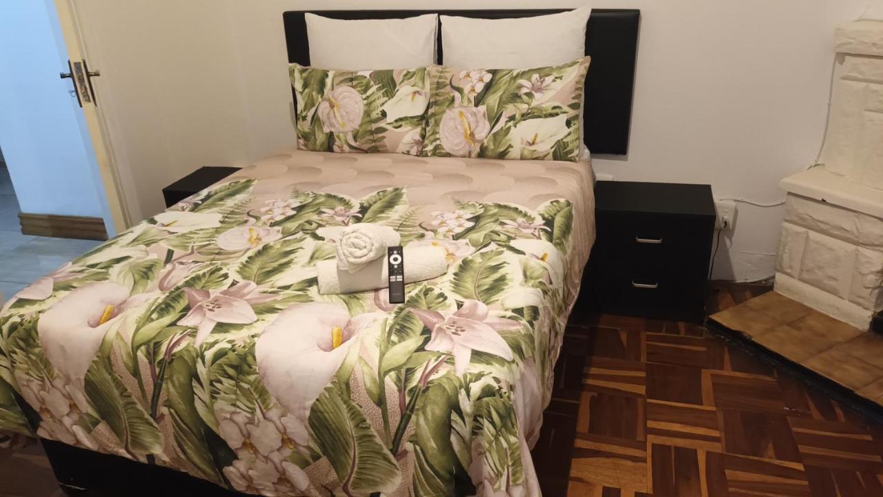 Bertha'S Place Apartment พริทอเรีย ภายนอก รูปภาพ